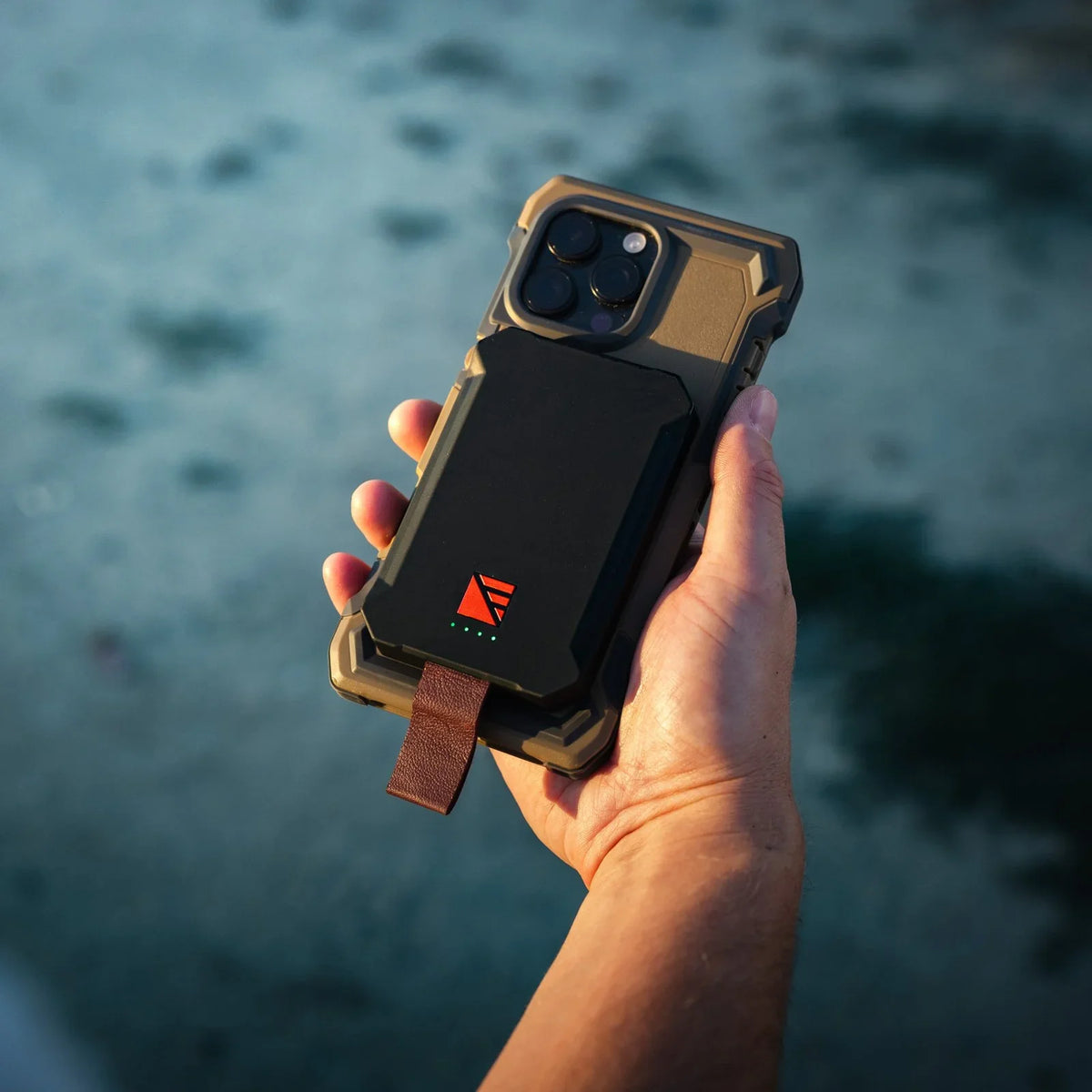 Poseidon Nano Waterproof MagSafe Power Bank, photo 3